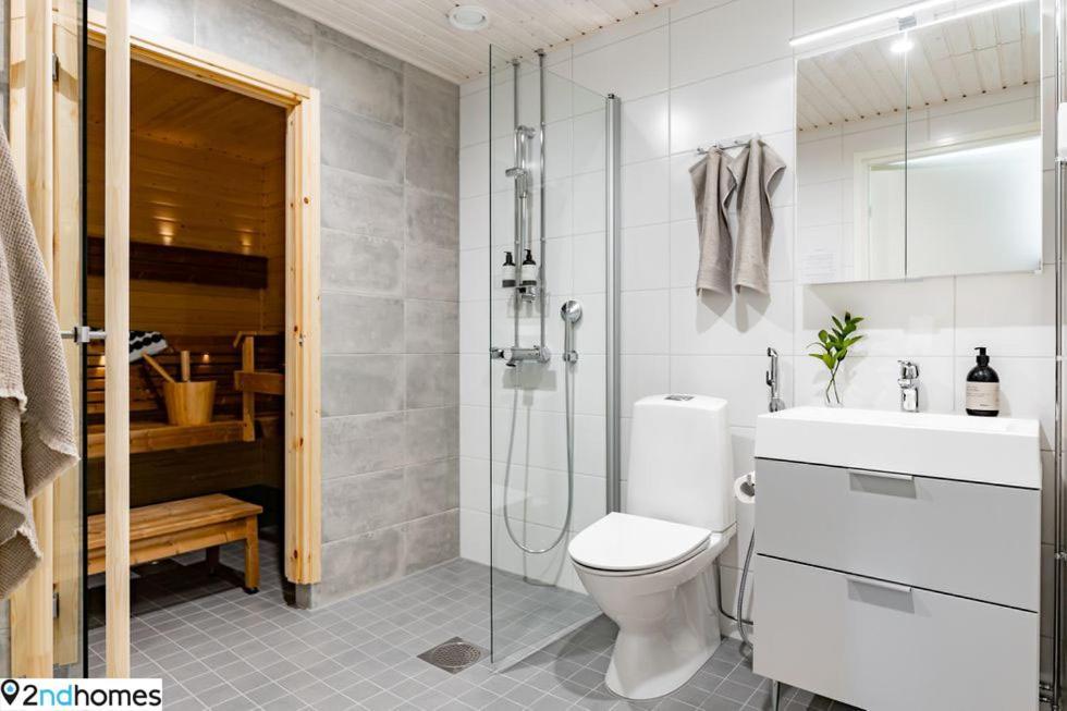 "Kanava" - New 1Br Apartment With Sauna, Balcony & Views, Hosted By 2Ndhomes Tampere Buitenkant foto